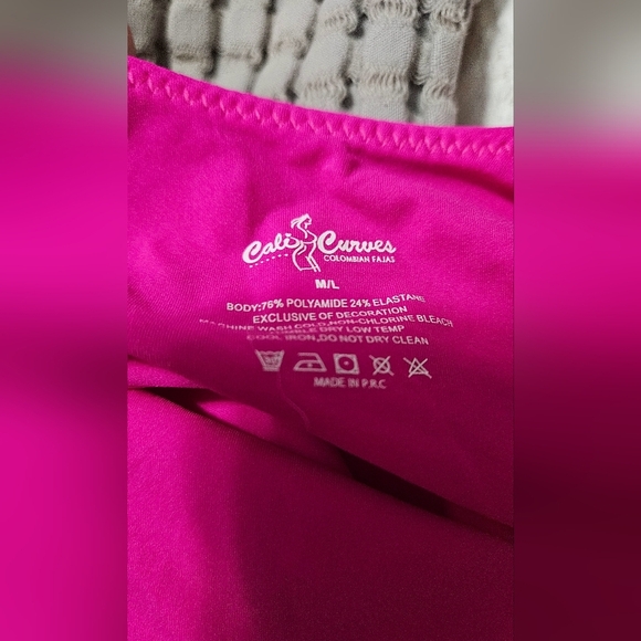 CALI CURVES Scoop Neck Sleevless Shaping Bodysuit In Fushia Pink. Size M/L NWT - Picture 9 of 9